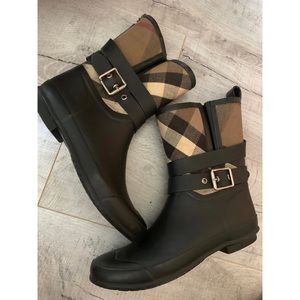 Burberry rain boots